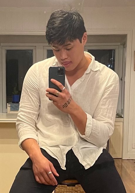 Foto di nudo di fuga di OnlyFans di Phi