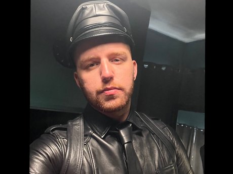 Foto di nudo di fuga di OnlyFans di Lthrladnate