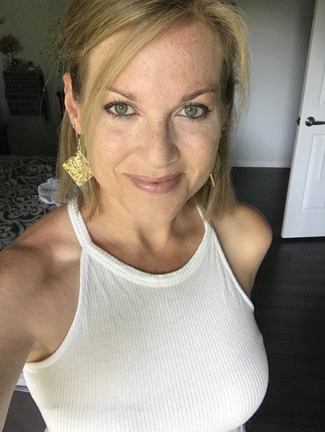 Foto di nudo di fuga di OnlyFans di Annie