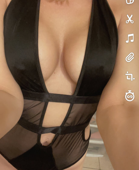 Foto di nudo di fuga di OnlyFans di Vanessa Love