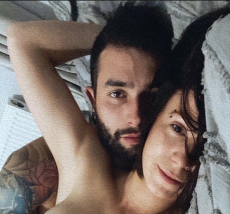 Foto di nudo di fuga di OnlyFans di Shanielea Ampamp Allan