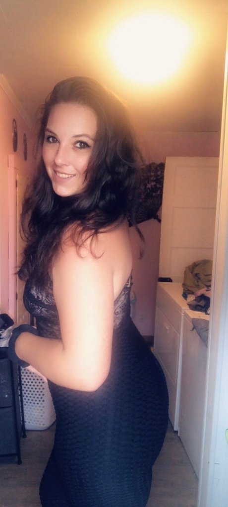Foto di nudo di fuga di OnlyFans di Hidi