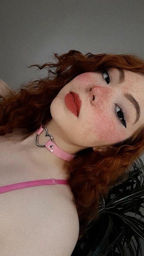 Foto di nudo di fuga di OnlyFans di Louise