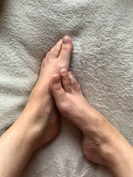 Foto di nudo di fuga di OnlyFans di Lous Feet