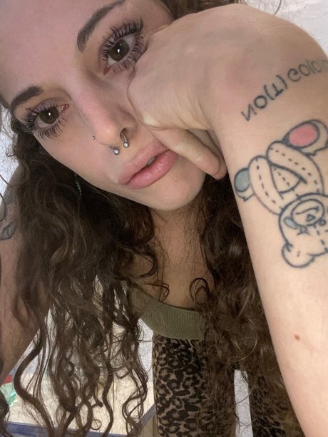 Foto di nudo di fuga di OnlyFans di Martina Dmned