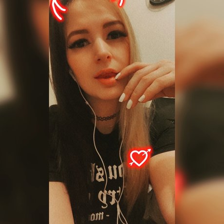 Foto di nudo di fuga di OnlyFans di Lorikinns
