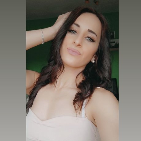Foto di nudo di fuga di OnlyFans di Ll