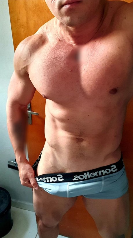 Foto di nudo di fuga di OnlyFans di Lopes