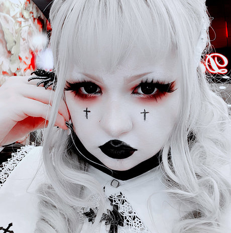 Foto di nudo di fuga di OnlyFans di Lonely Demon Doll