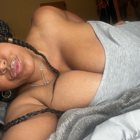Foto di nudo di fuga di OnlyFans di London Barbie