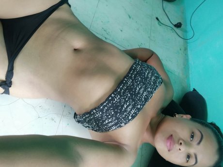 Foto di nudo di fuga di OnlyFans di Lolayen