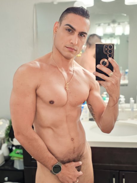 Foto di nudo di fuga di OnlyFans di Lokosman