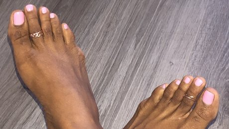 Foto di nudo di fuga di OnlyFans di Loganfeet