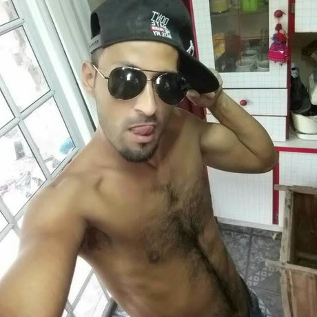 Foto di nudo di fuga di OnlyFans di Luciano Matias