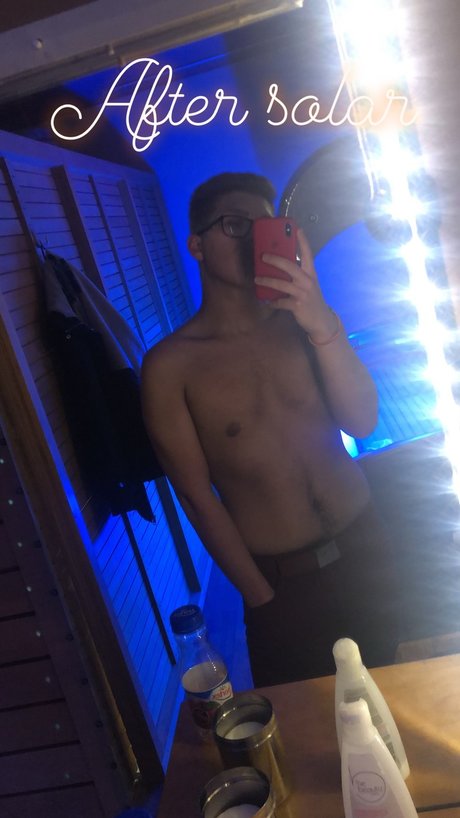 Foto di nudo di fuga di OnlyFans di Bart