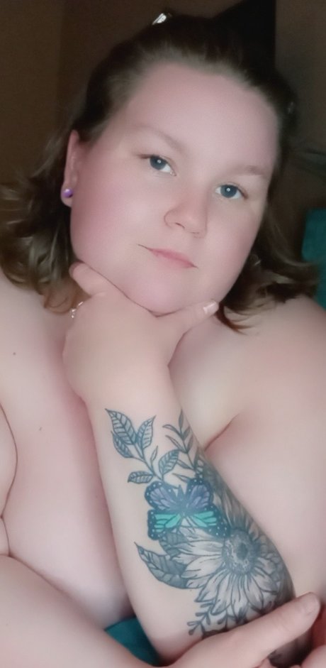 Foto di nudo di fuga di OnlyFans di Lizzie