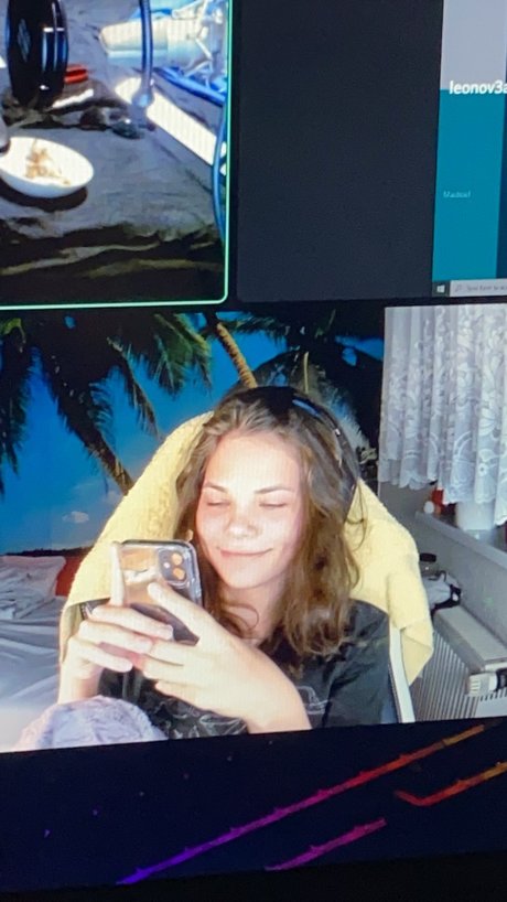 Foto di nudo di fuga di OnlyFans di Maddie