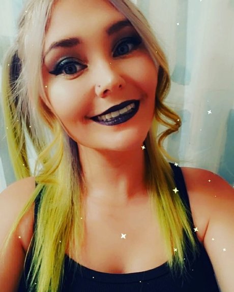 Foto di nudo di fuga di OnlyFans di Maddie