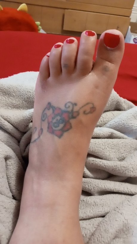 Foto di nudo di fuga di OnlyFans di Madamsfeet13