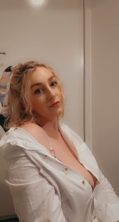 Foto di nudo di fuga di OnlyFans di Mackenziek