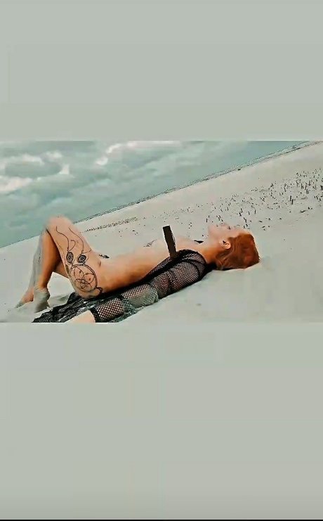Foto di nudo di fuga di OnlyFans di Macy