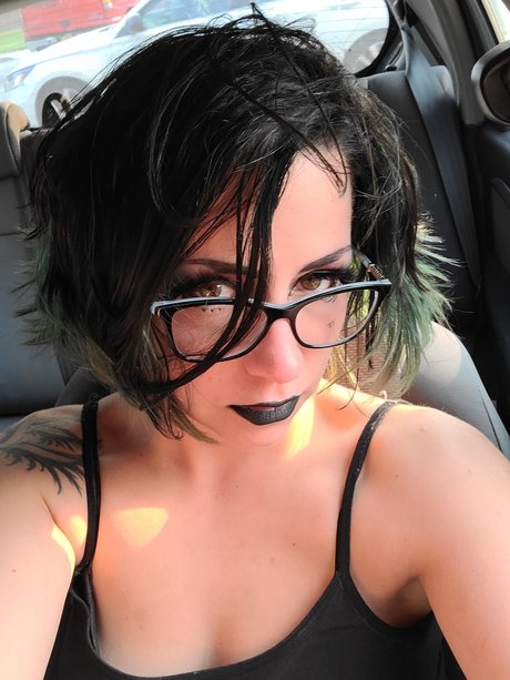 Foto di nudo di fuga di OnlyFans di Mabel Uwodzicielski