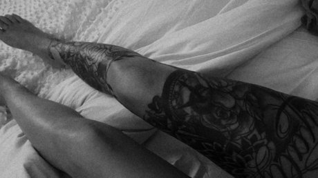Foto di nudo di fuga di OnlyFans di Extrazz