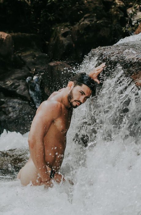 Foto di nudo di fuga di OnlyFans di Leonardo Trindade