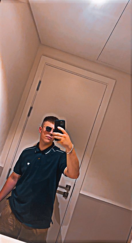 Foto di nudo di fuga di OnlyFans di Luca