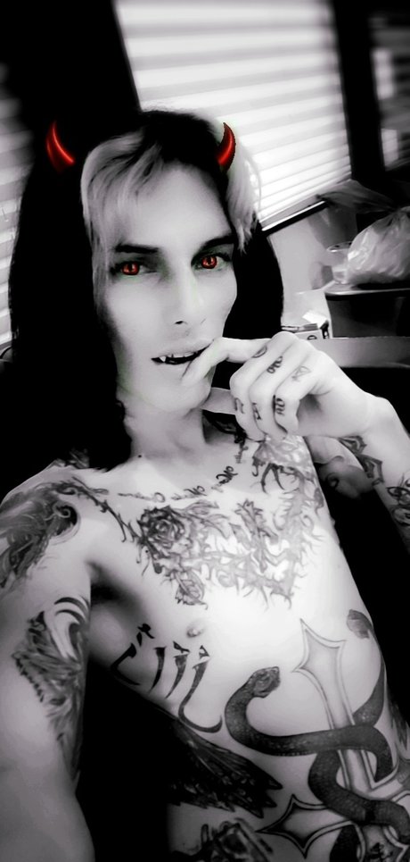 Foto di nudo di fuga di OnlyFans di Twitch