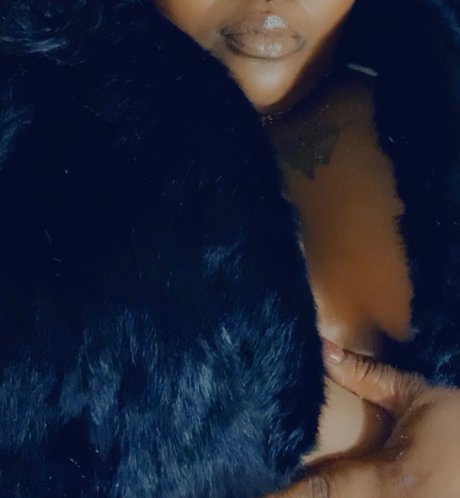 Foto di nudo di fuga di OnlyFans di Lucious Goddess