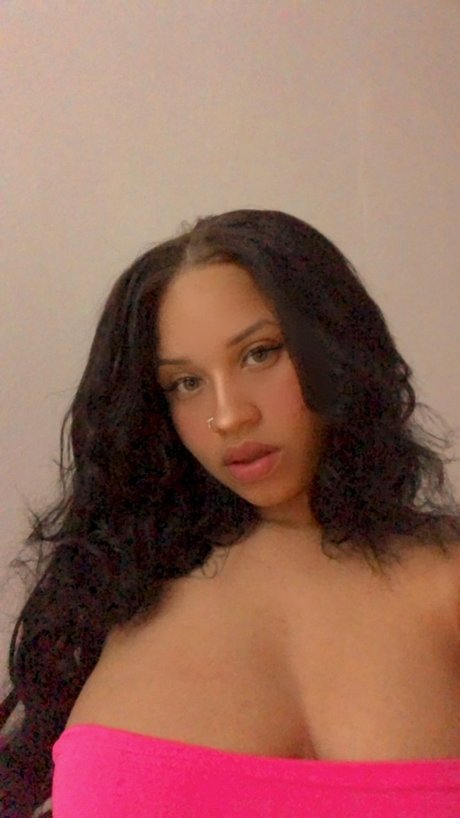 Foto di nudo di fuga di OnlyFans di Lunaomy