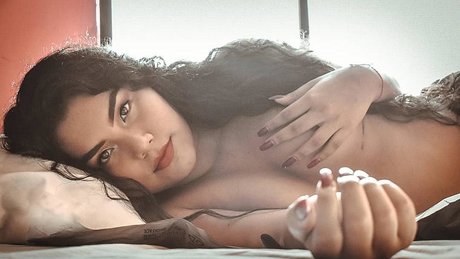 Foto di nudo di fuga di OnlyFans di Luna