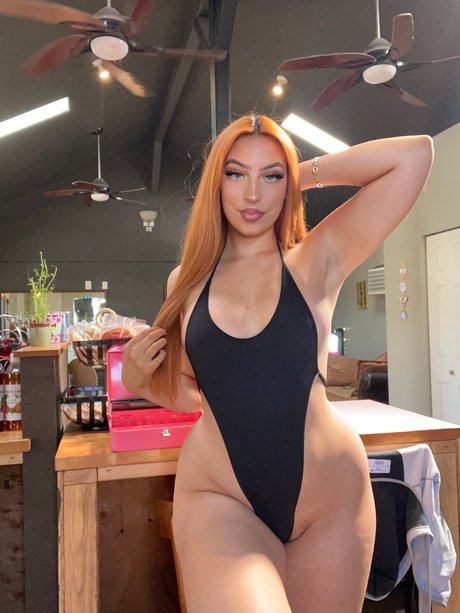Foto di nudo di fuga di OnlyFans di Lulu