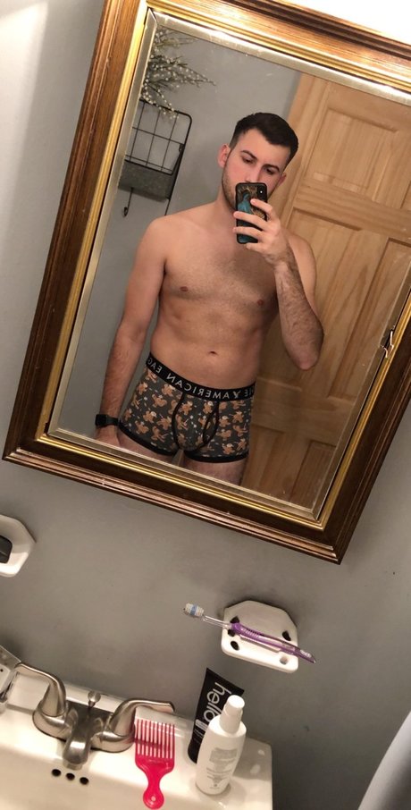 Foto di nudo di fuga di OnlyFans di Luke Steel