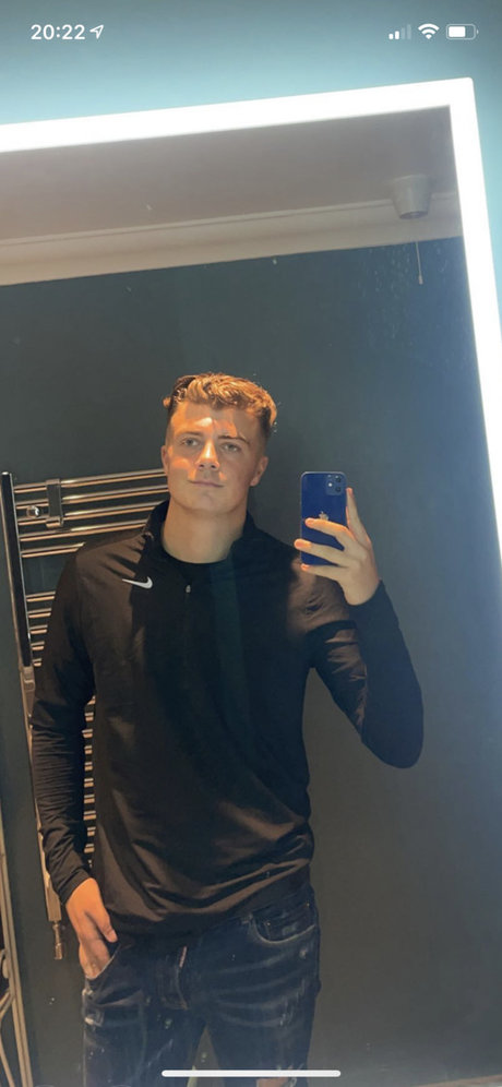Foto di nudo di fuga di OnlyFans di Lukegallon01