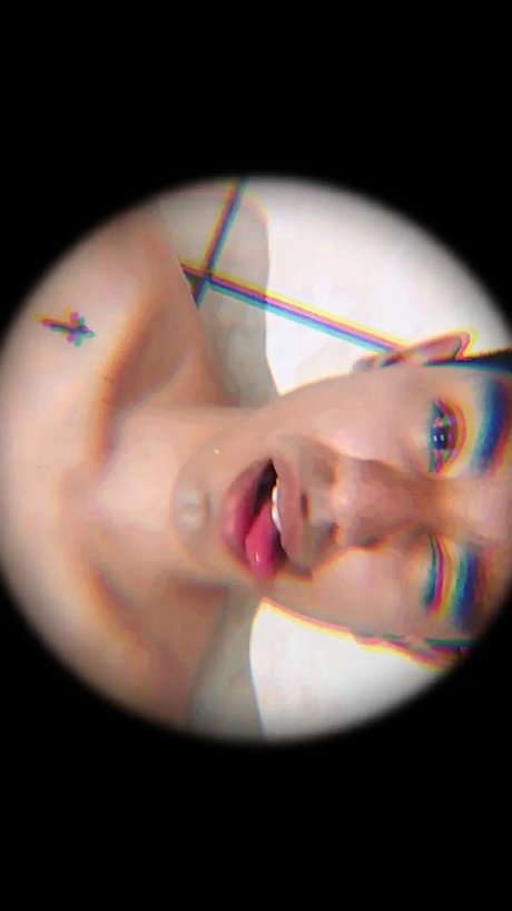 Foto di nudo di fuga di OnlyFans di Luis Mfx