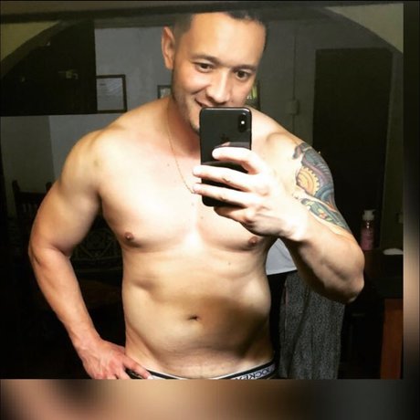 Foto di nudo di fuga di OnlyFans di Luis Jimenez