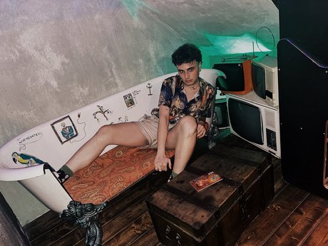 Foto di nudo di fuga di OnlyFans di Luigi Chachki