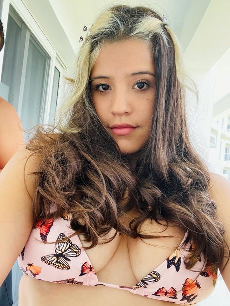 Foto di nudo di fuga di OnlyFans di Lucia 