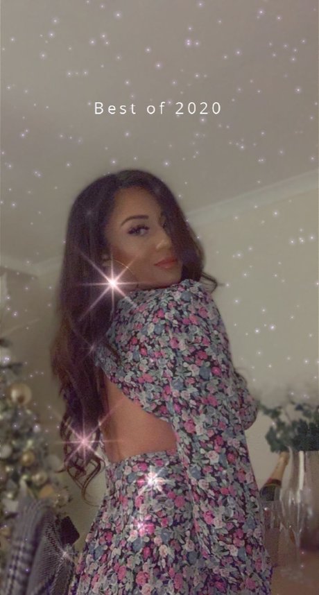 Foto di nudo di fuga di OnlyFans di Lucy 