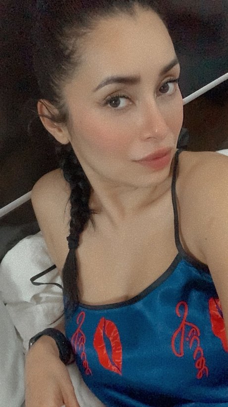 Foto di nudo di fuga di OnlyFans di Lucy Flowers