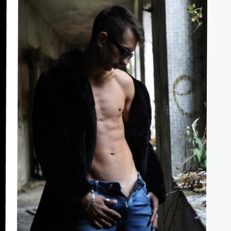 Foto di nudo di fuga di OnlyFans di Lucifer Diaz