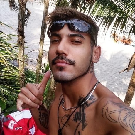 Foto di nudo di fuga di OnlyFans di Lucianoso95