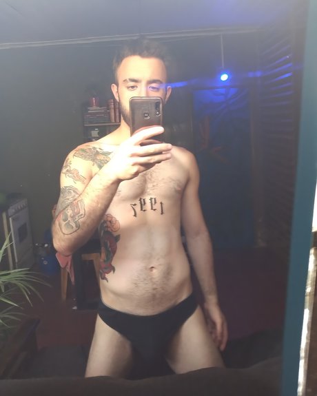 Foto di nudo di fuga di OnlyFans di Luciano Gomez