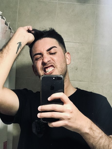 Foto di nudo di fuga di OnlyFans di Lucas