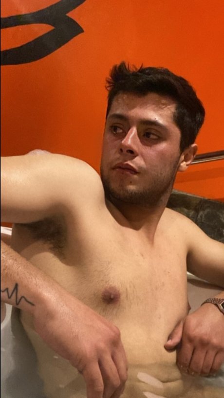 Foto di nudo di fuga di OnlyFans di Lucas Espinosa