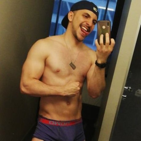 Foto di nudo di fuga di OnlyFans di Marlon Spike