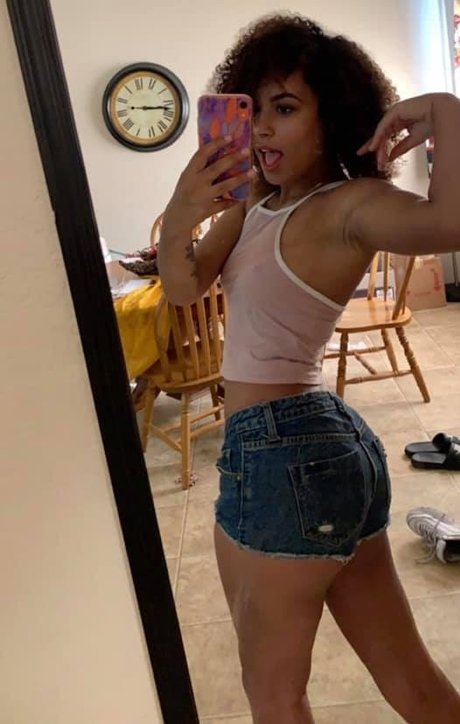 Foto di nudo di fuga di OnlyFans di Marlie