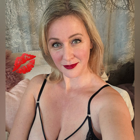 Foto di nudo di fuga di OnlyFans di Marlenebloem